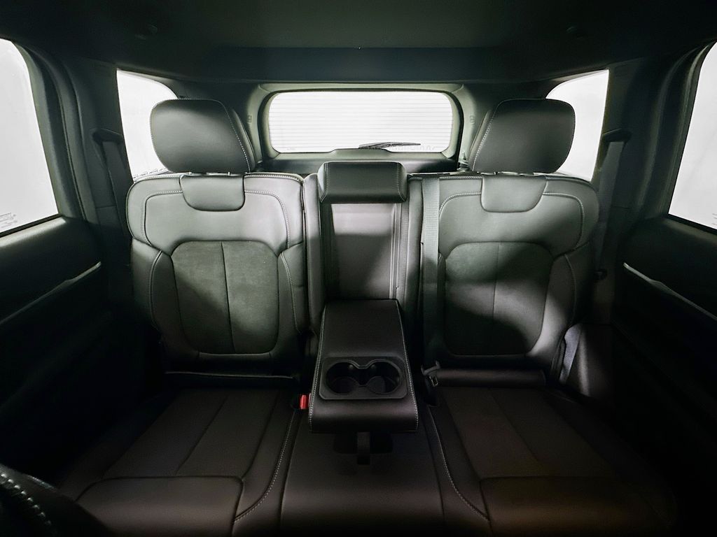 JeepGrand Cherokee10
