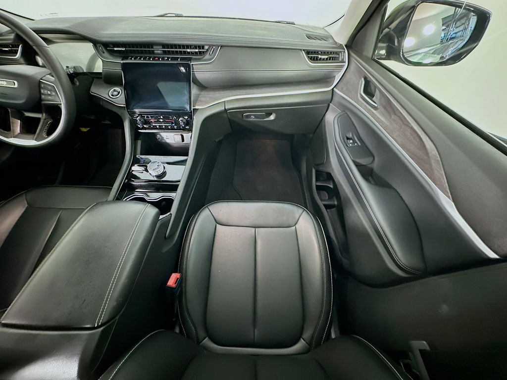 JeepGrand Cherokee L11