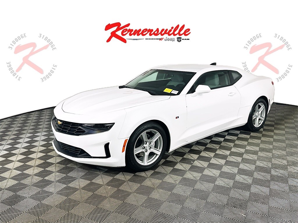 2023 Chevrolet Camaro 1LT photo 3