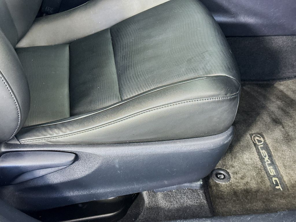 LexusCT23