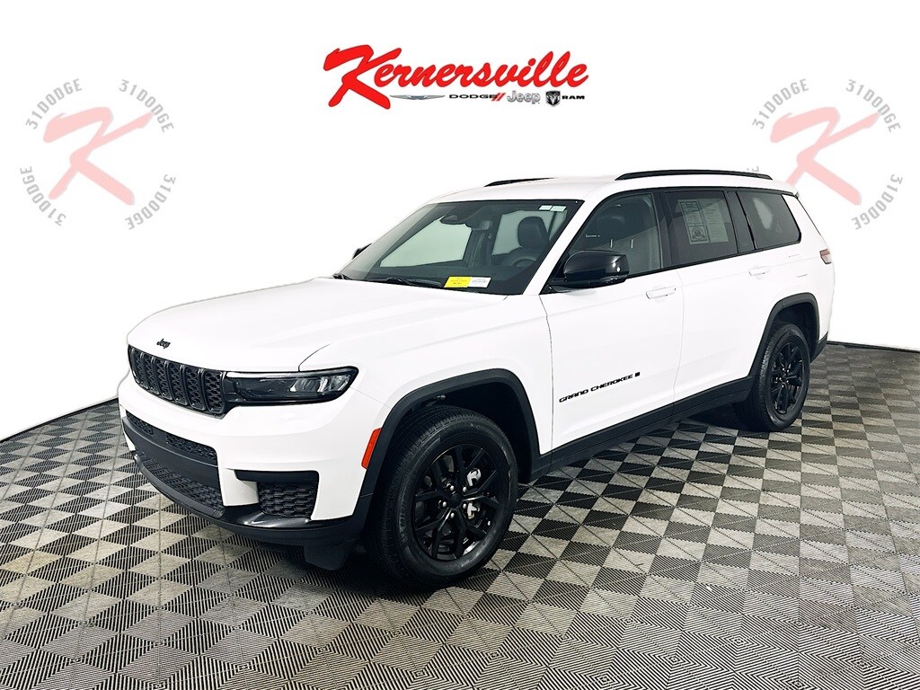 2024 Jeep Grand Cherokee Altitude photo 2