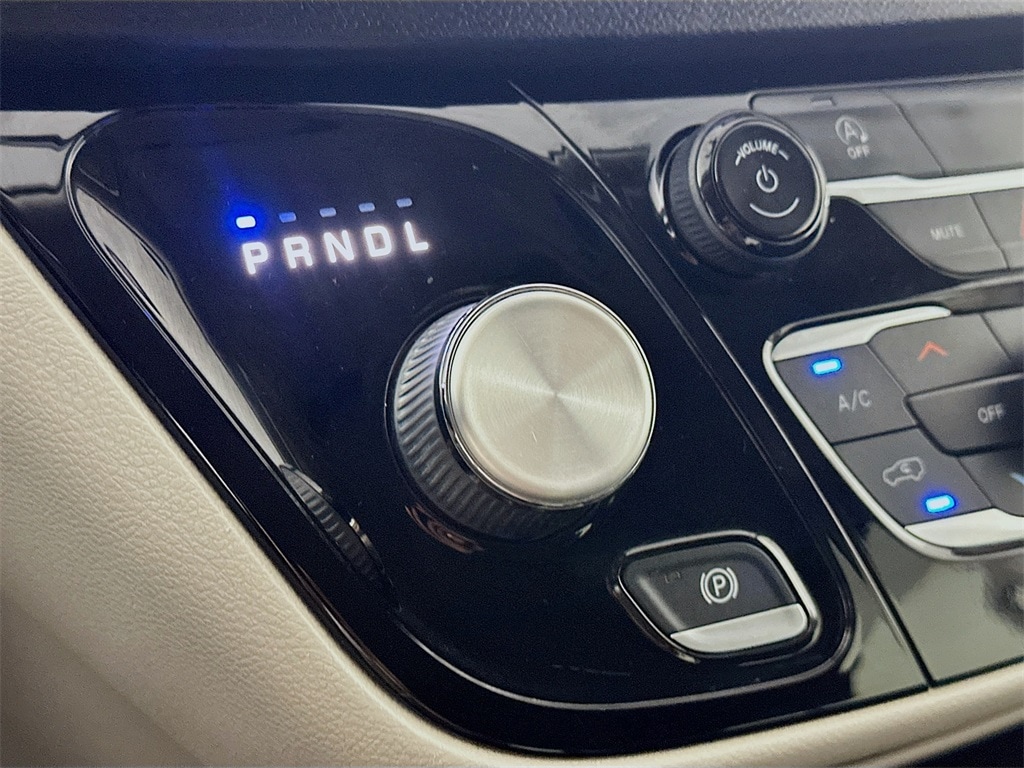 ChryslerVoyager16