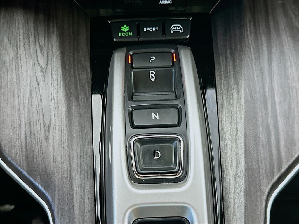 HondaClarity Plug-In Hybrid16