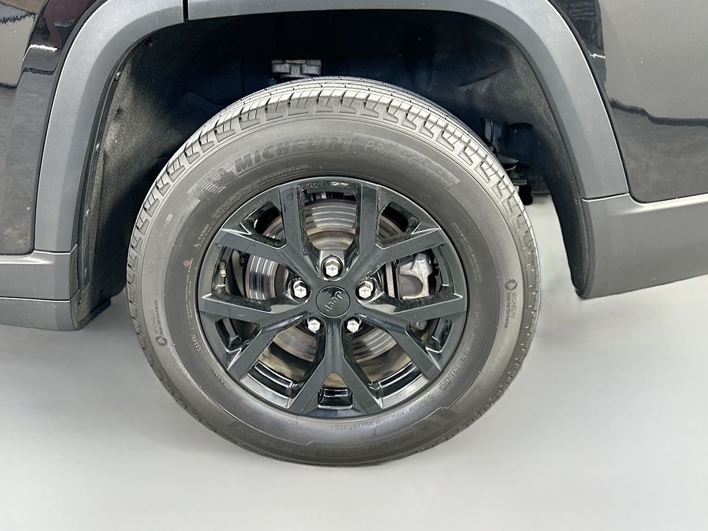 JeepGrand Cherokee L34