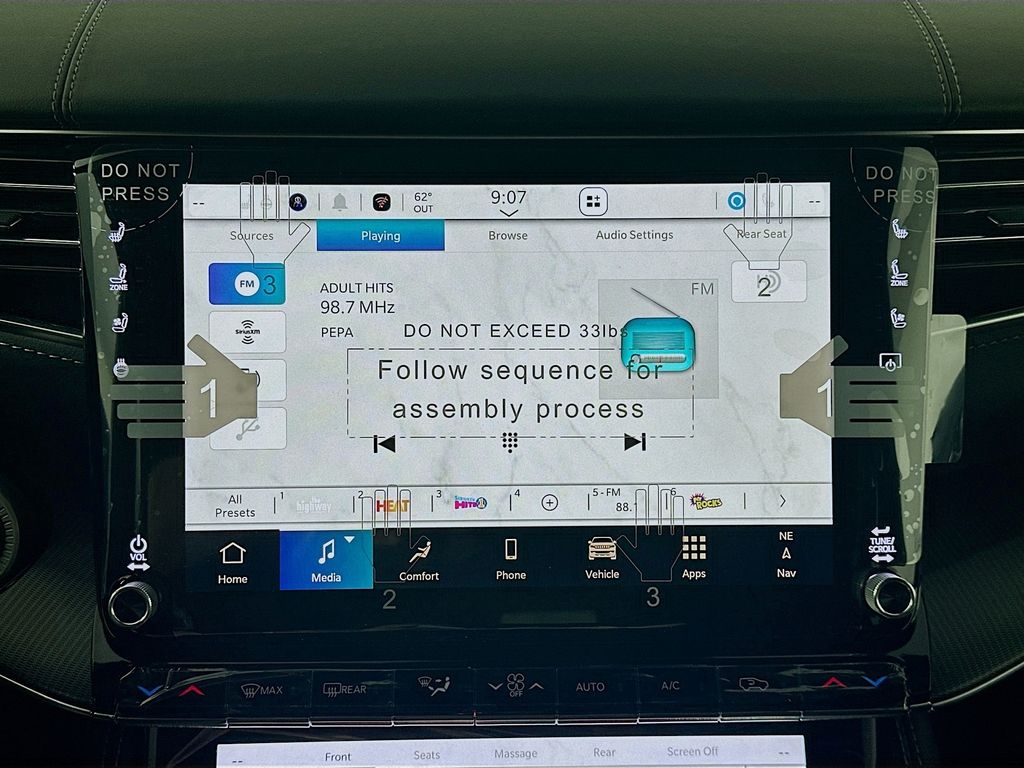 JeepGrand Wagoneer13