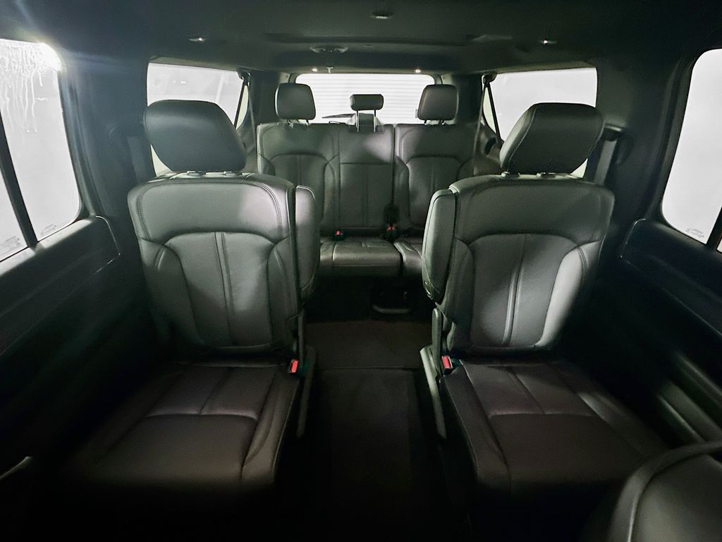 JeepWagoneer L10