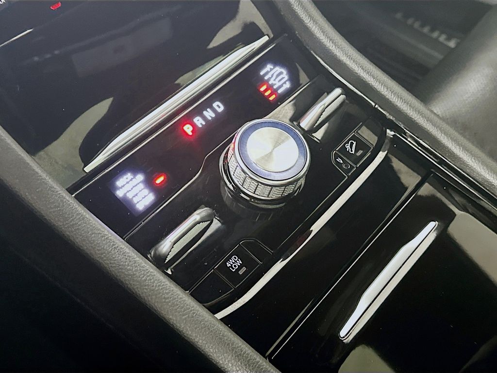 JeepGrand Cherokee16