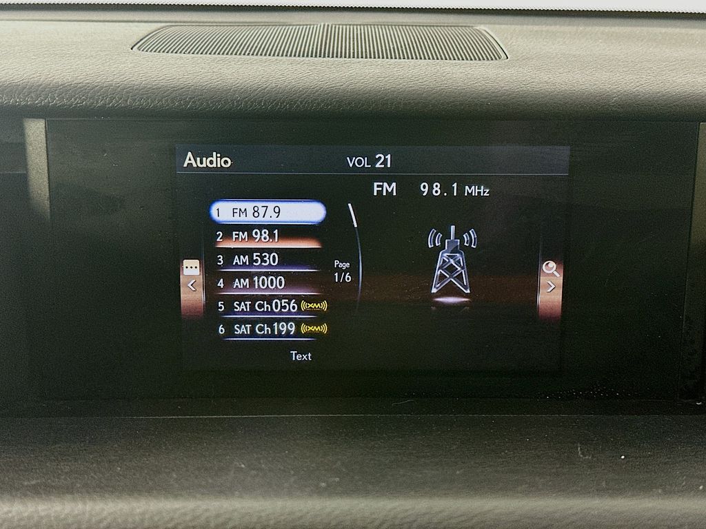 LexusIS17