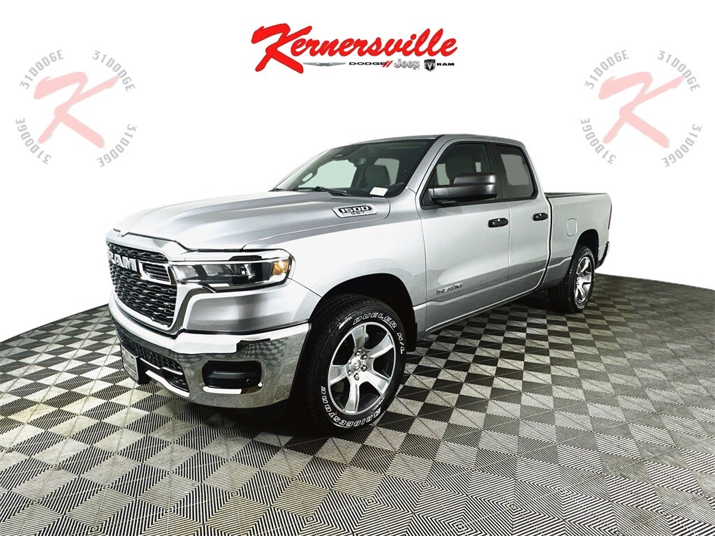 2025 Ram 1500 Tradesman photo 3