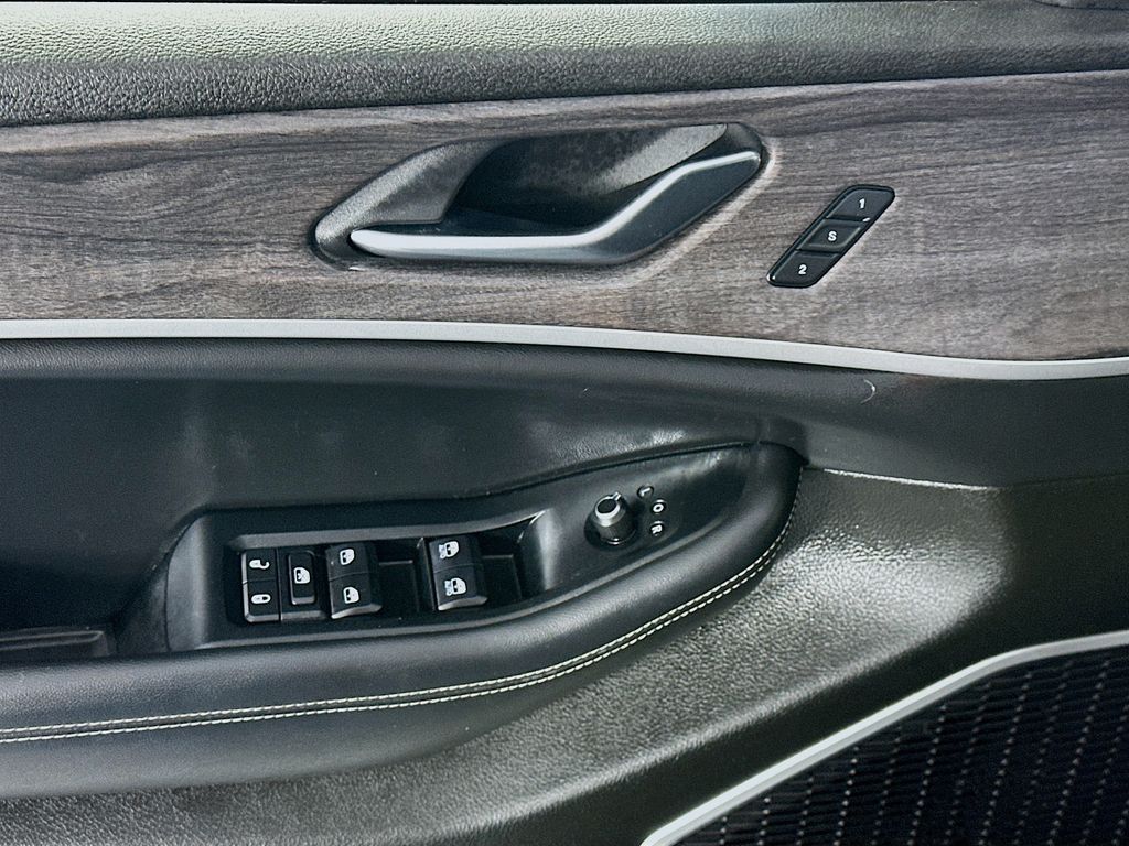JeepGrand Cherokee L24