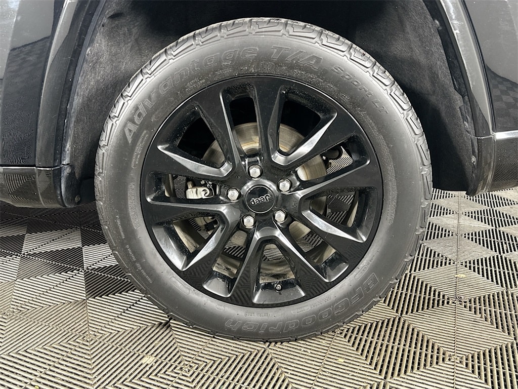 JeepGrand Cherokee35