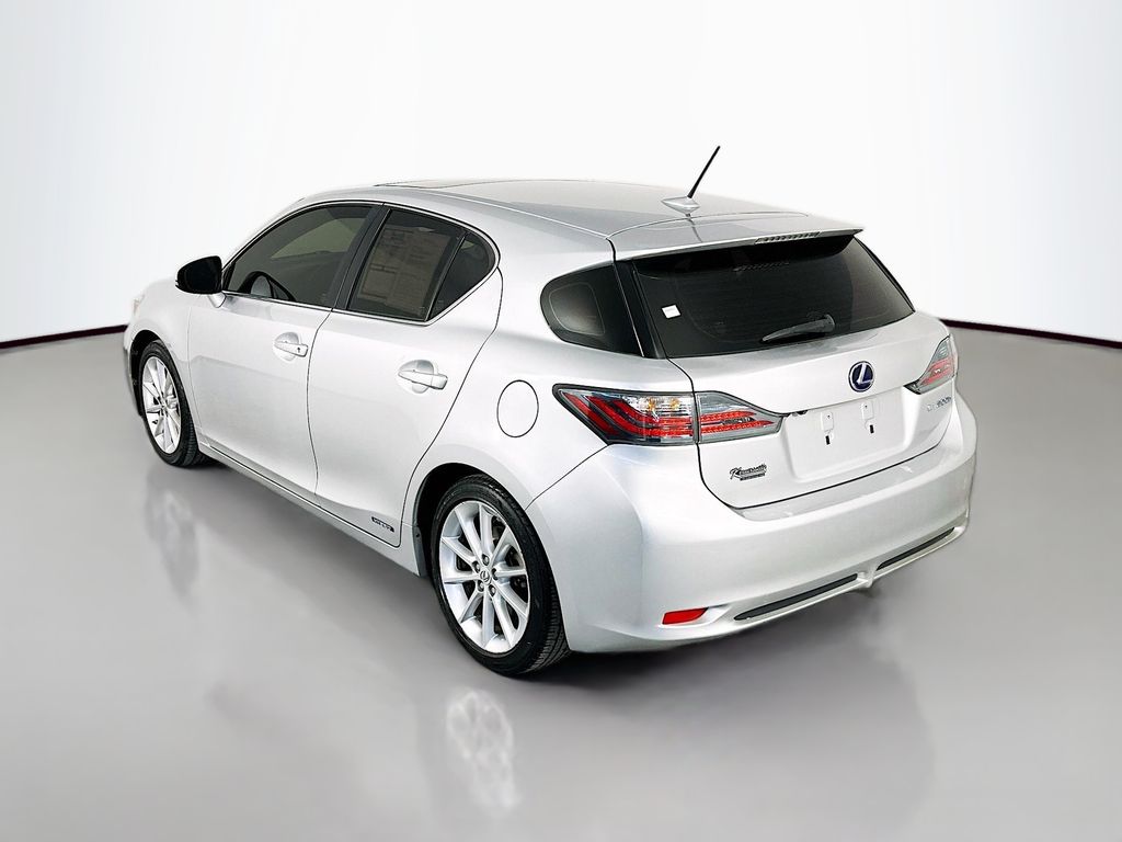 LexusCT5