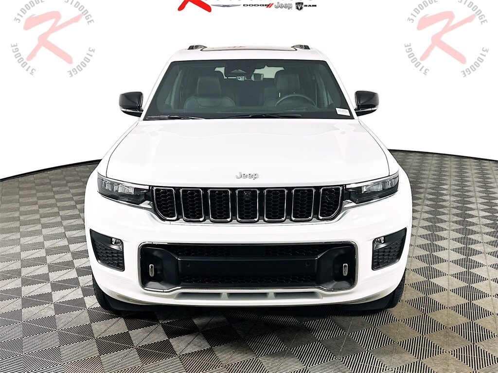 2025 Jeep Grand Cherokee Overland photo 2