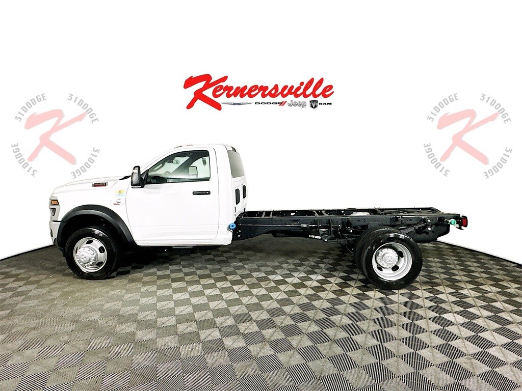 2025 Ram 5500 Tradesman photo 4