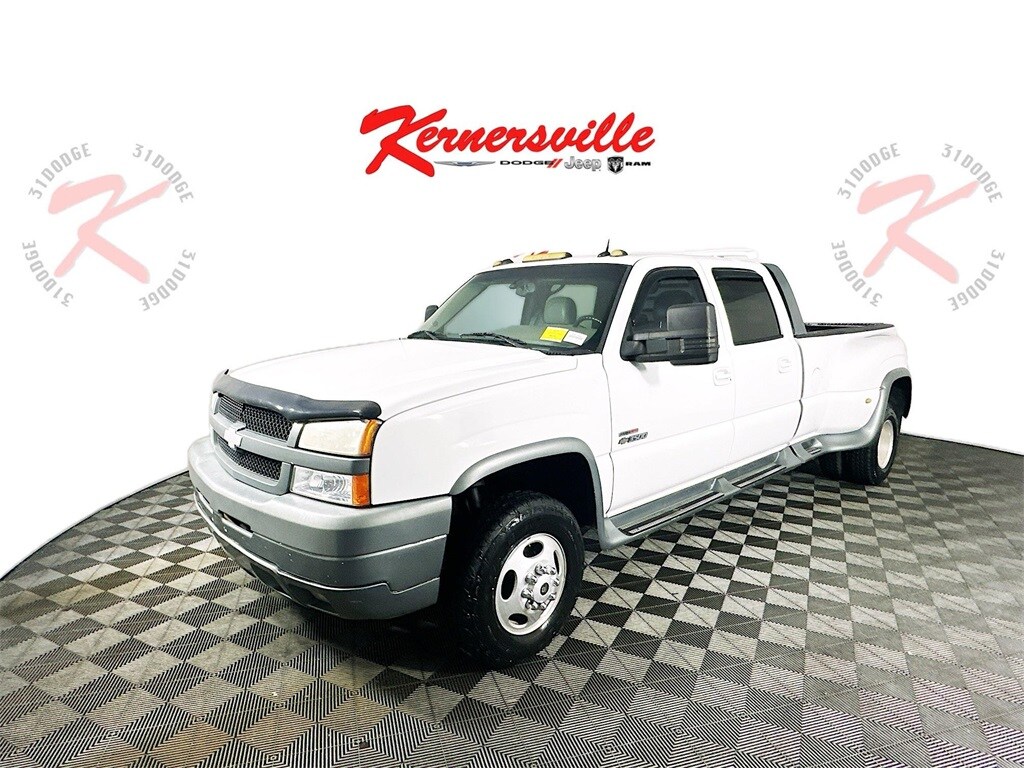 2004 Chevrolet Silverado 3500HD Base photo 3