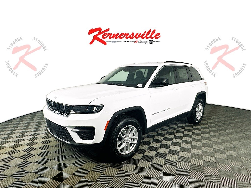 2025 Jeep Grand Cherokee Laredo X photo 3