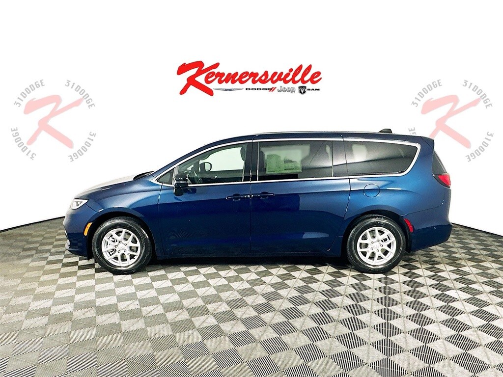 2025 Chrysler Pacifica photo 4