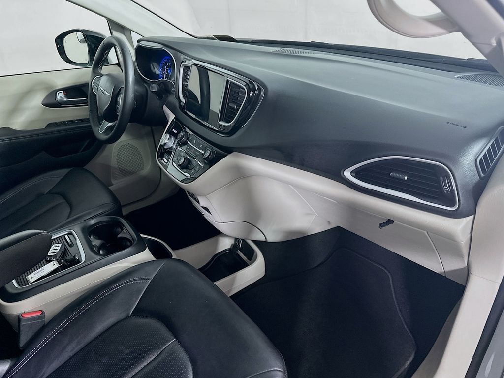 ChryslerPacifica30