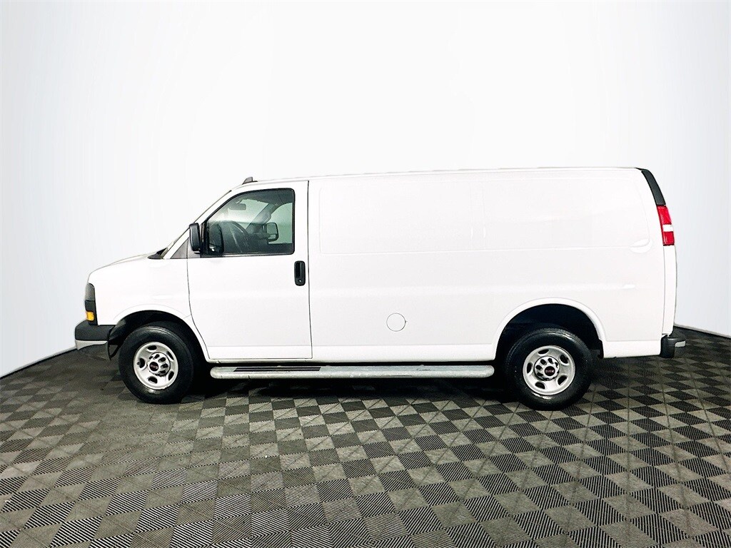 2022 Gmc Savana 2500 Cargo photo 2