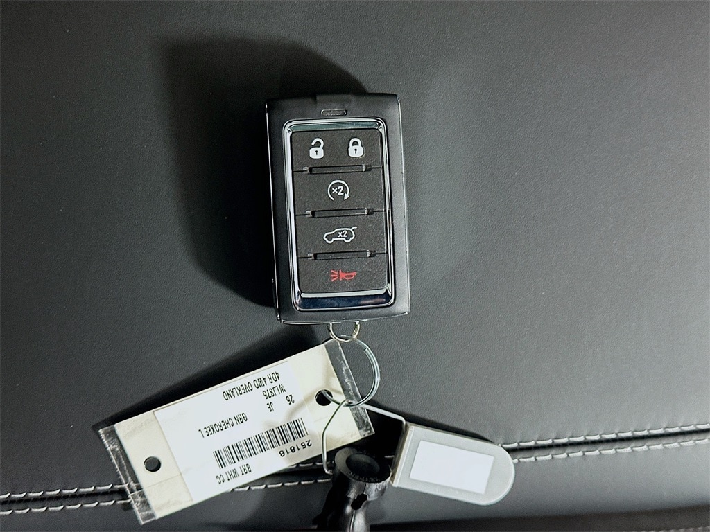 JeepGrand Cherokee L20