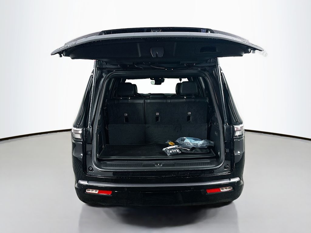 JeepGrand Wagoneer16