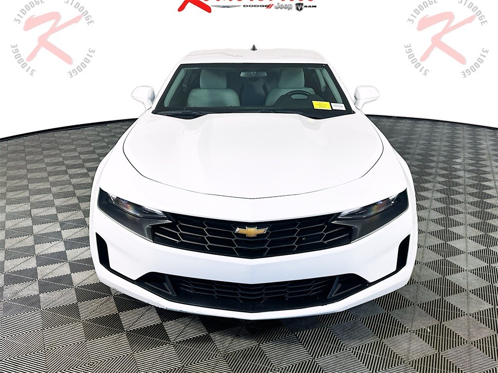 2023 Chevrolet Camaro 1LT photo 2