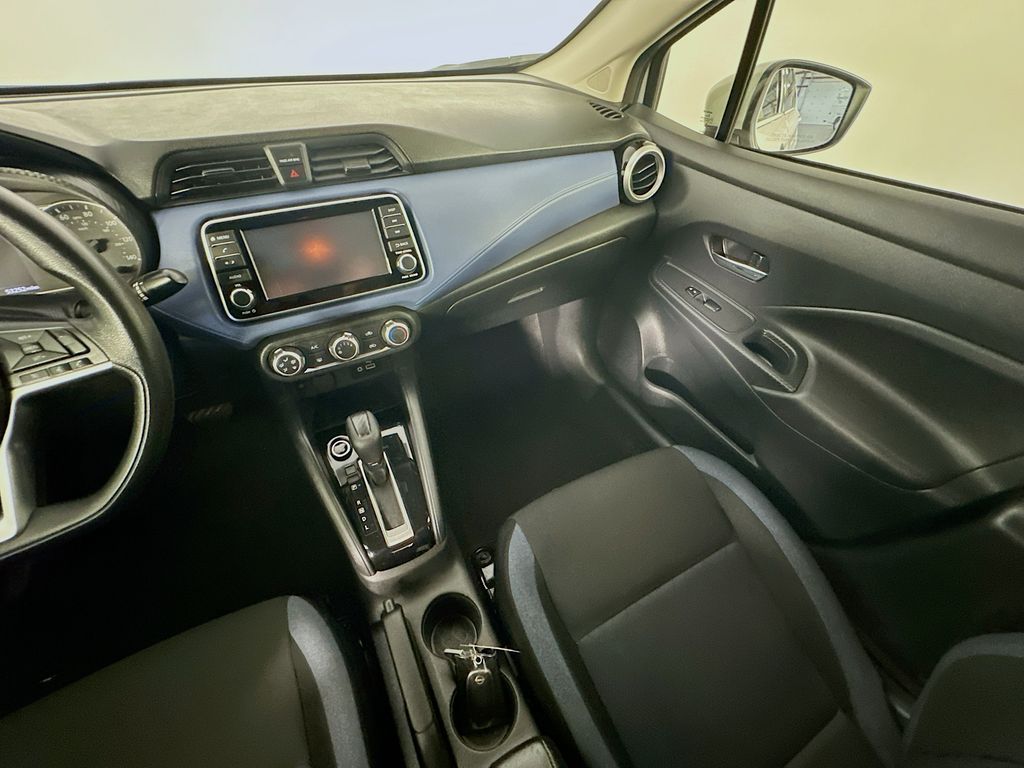 NissanVersa11