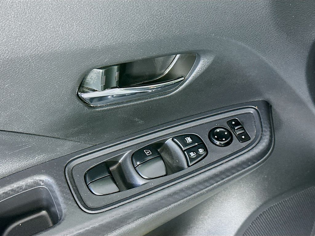 NissanVersa24