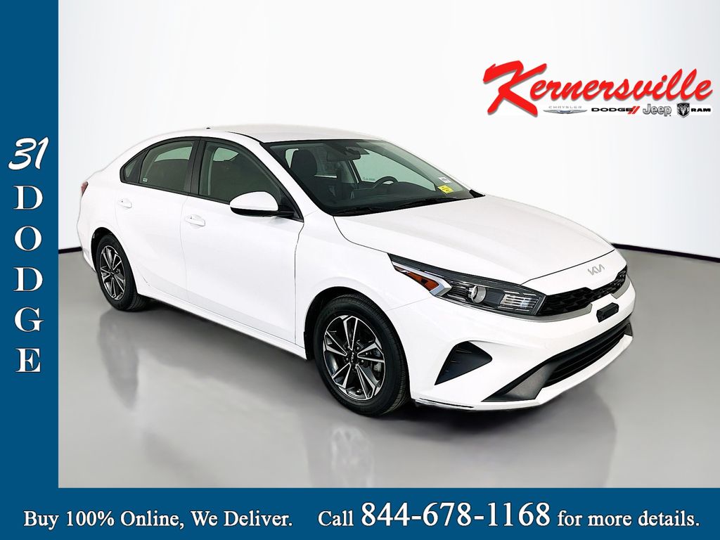 2024 Kia Forte LXS AT's photo