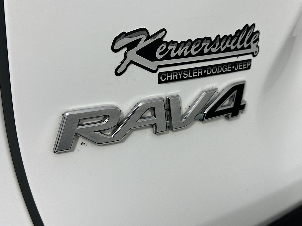 ToyotaRAV426