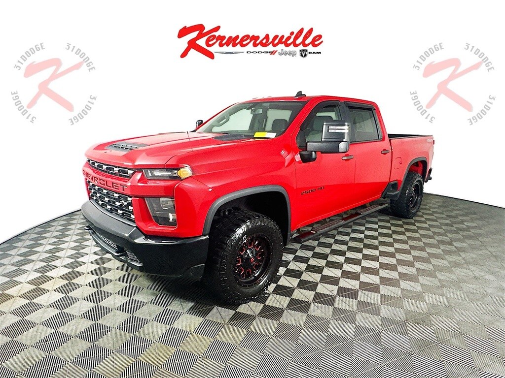 2021 Chevrolet Silverado 2500HD Custom photo 3