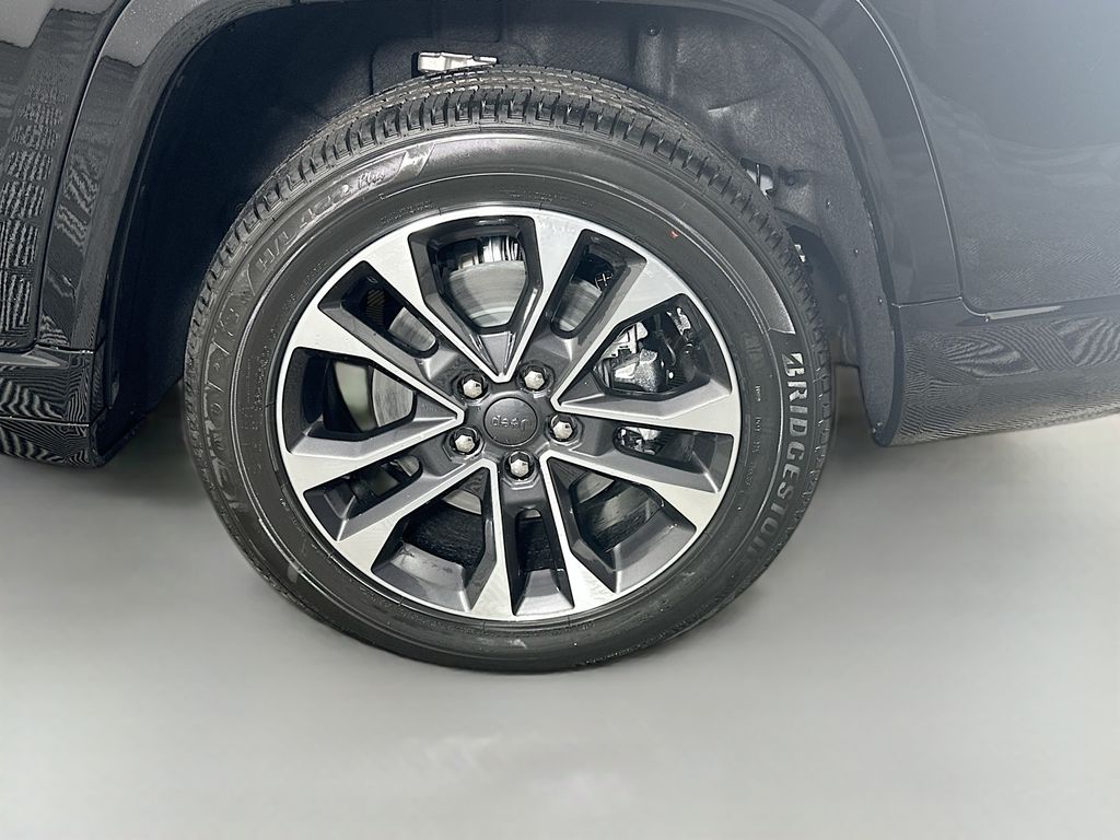 JeepGrand Cherokee L17