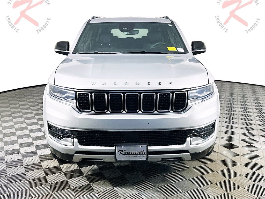 2024 Jeep Wagoneer L Series II photo 2