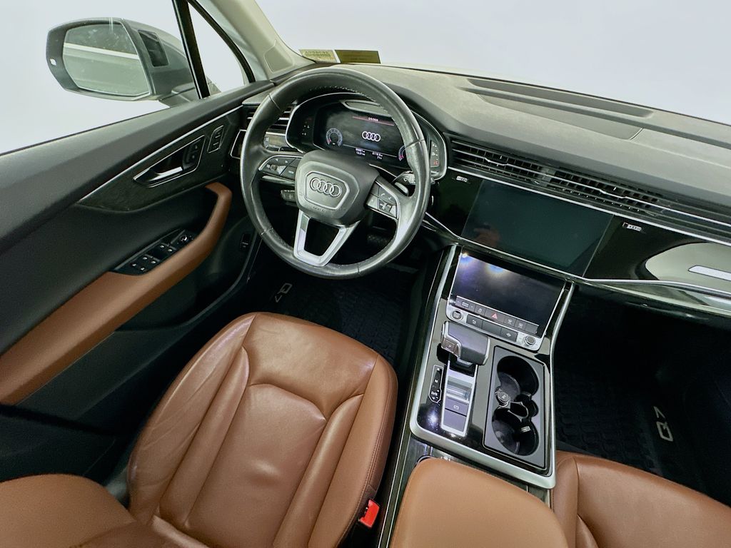 AudiQ79