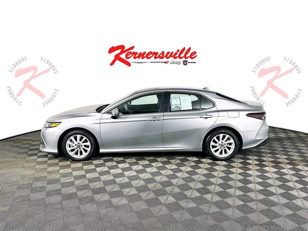 2024 Toyota Camry LE photo 4