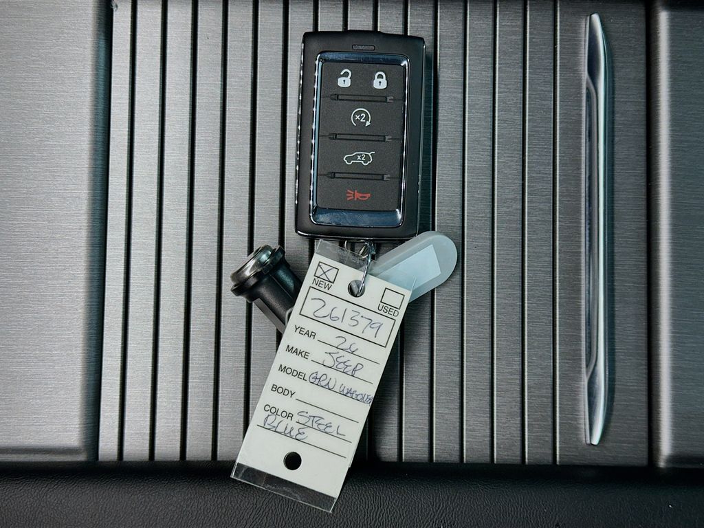 JeepGrand Wagoneer20