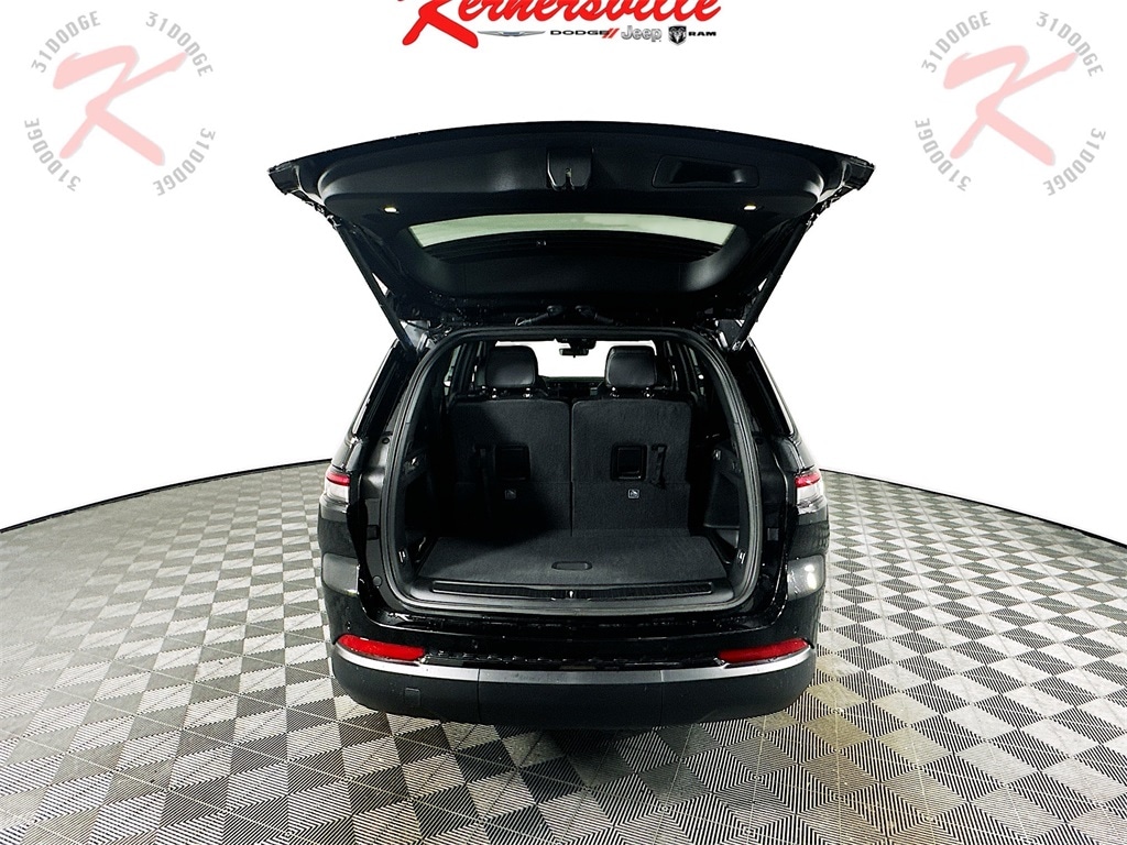 JeepGrand Cherokee L16