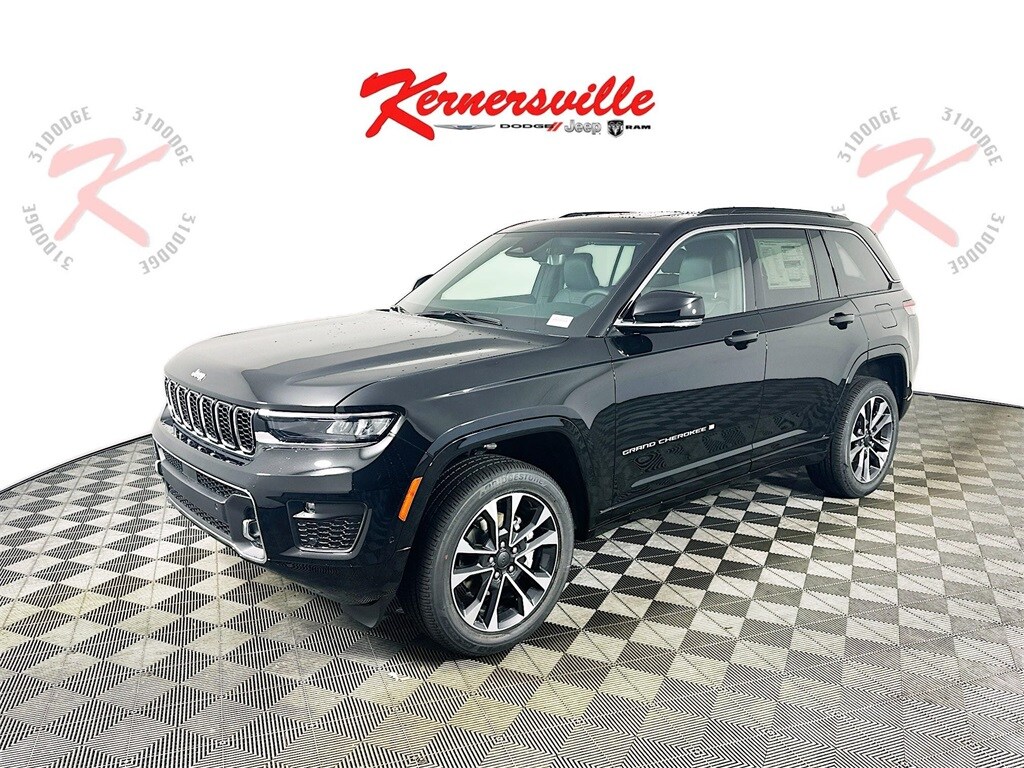 2025 Jeep Grand Cherokee Overland photo 3