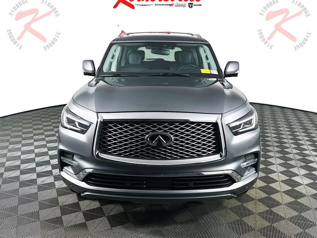 2019 Infiniti QX80 Luxe photo 2