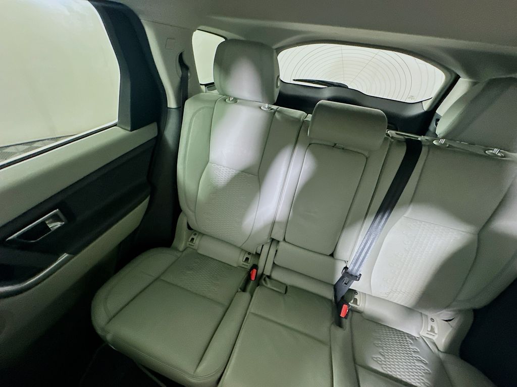 Land RoverDiscovery Sport12