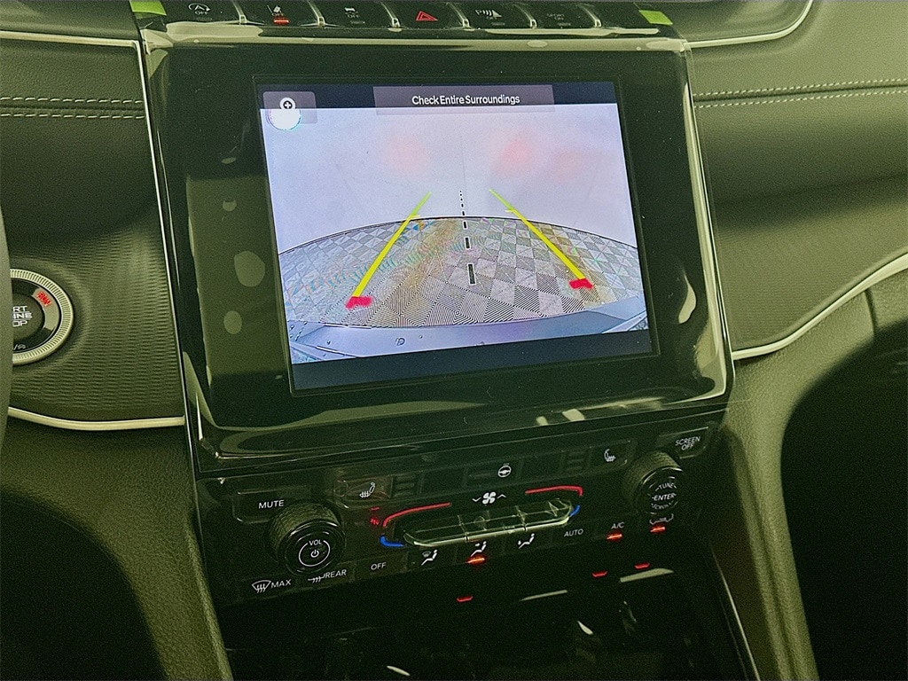 JeepGrand Cherokee L15