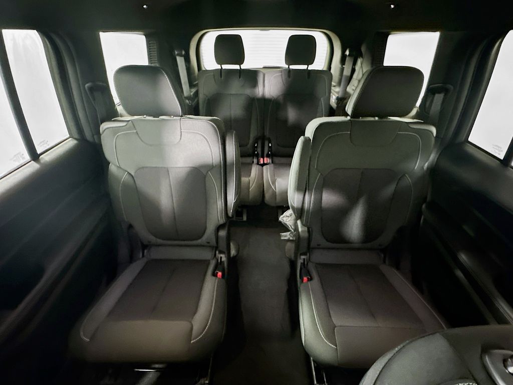 JeepGrand Cherokee L10