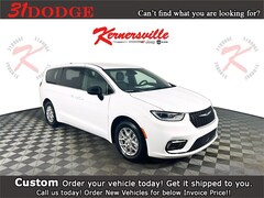 2026 Chrysler Pacifica Select Passenger Van