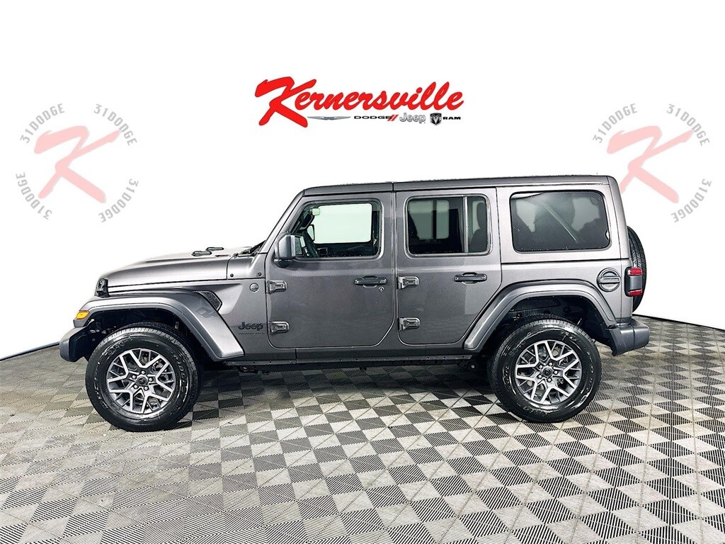 2025 Jeep Wrangler Unlimited Sahara photo 4
