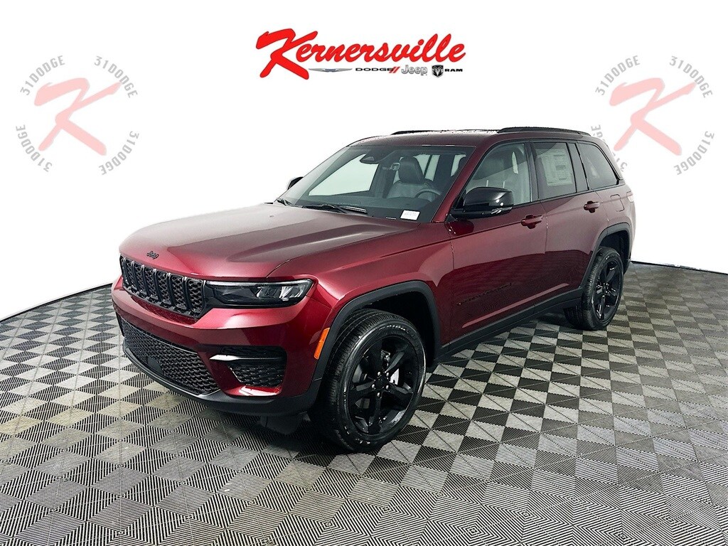 2025 Jeep Grand Cherokee Altitude photo 3