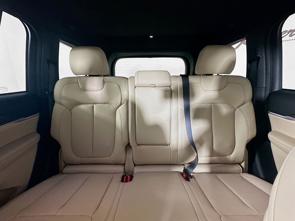 JeepGrand Cherokee10