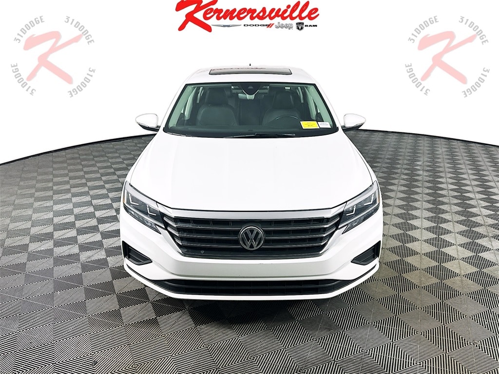 Used 2022 Volkswagen Passat 2.0T SE Sedan