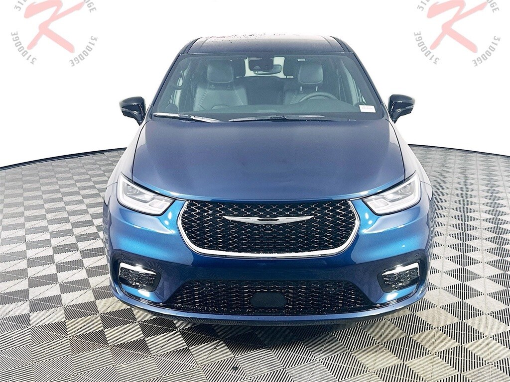 2025 Chrysler Pacifica photo 2