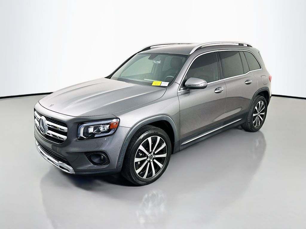 Mercedes-BenzGLB3