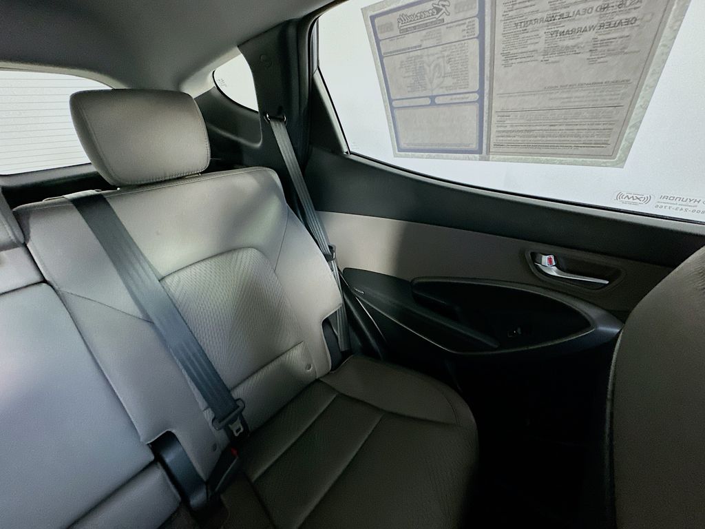HyundaiSanta Fe Sport14